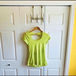 NWT!! Women’s Fabletics top